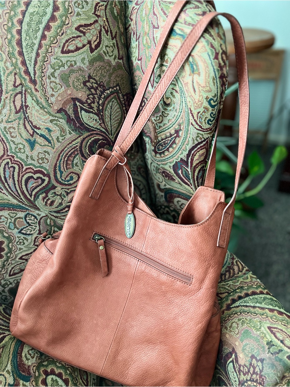 Born shoulder bag